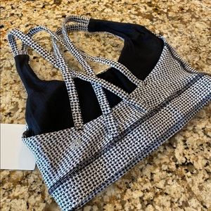 Lululemon sports bra